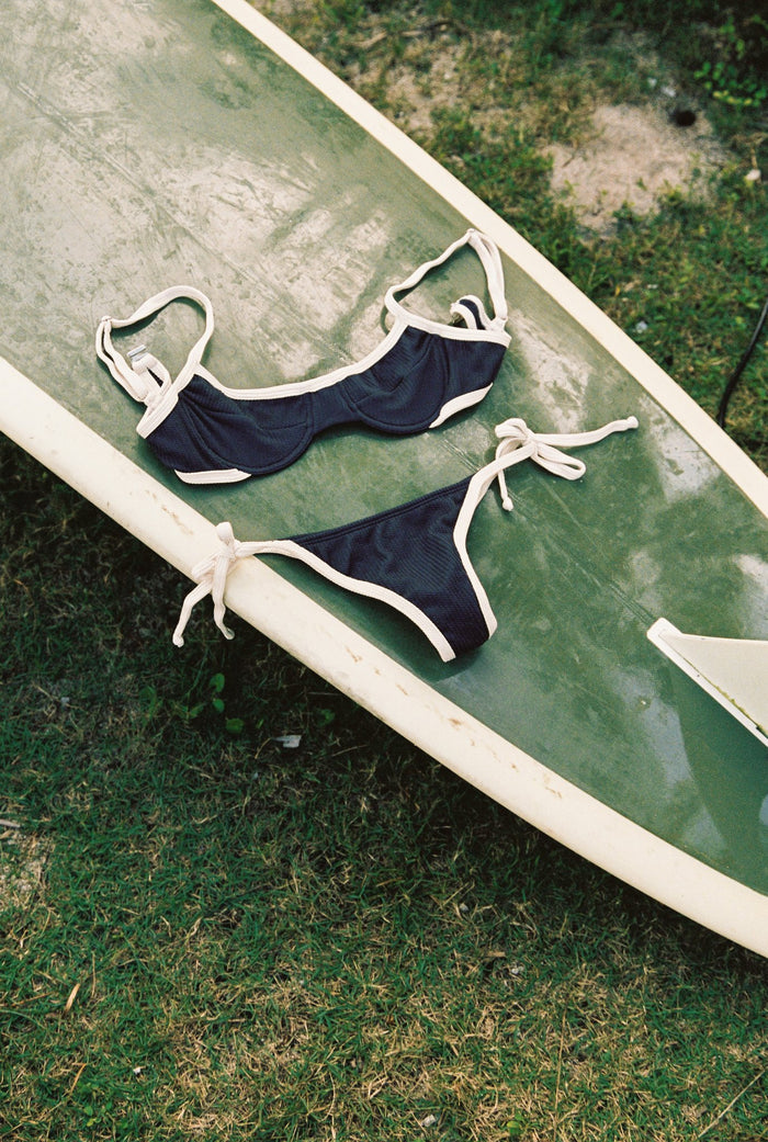 Bikini Helena Gris y Crudo